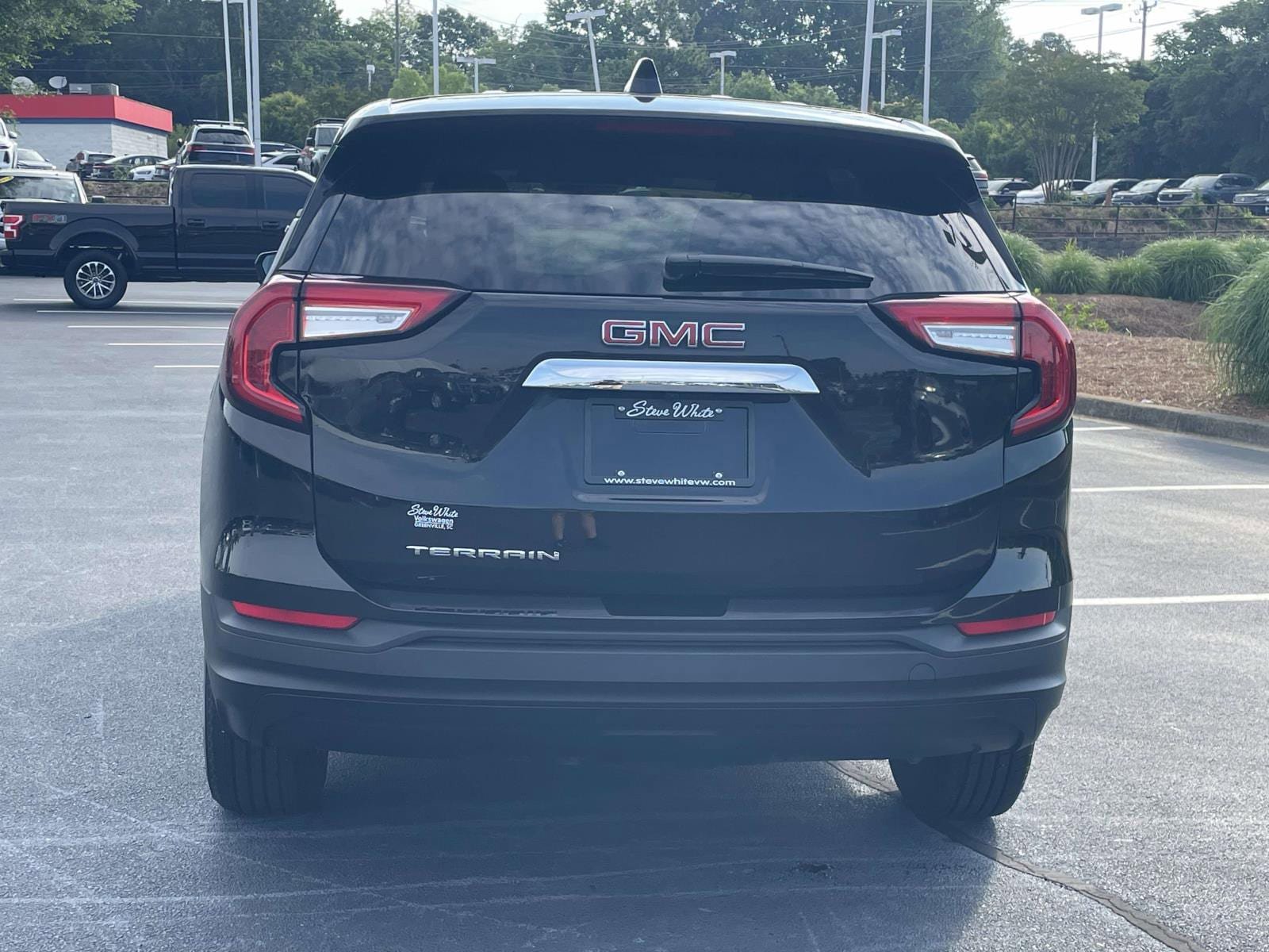 Used 2024 GMC Terrain SLE FWD image 6