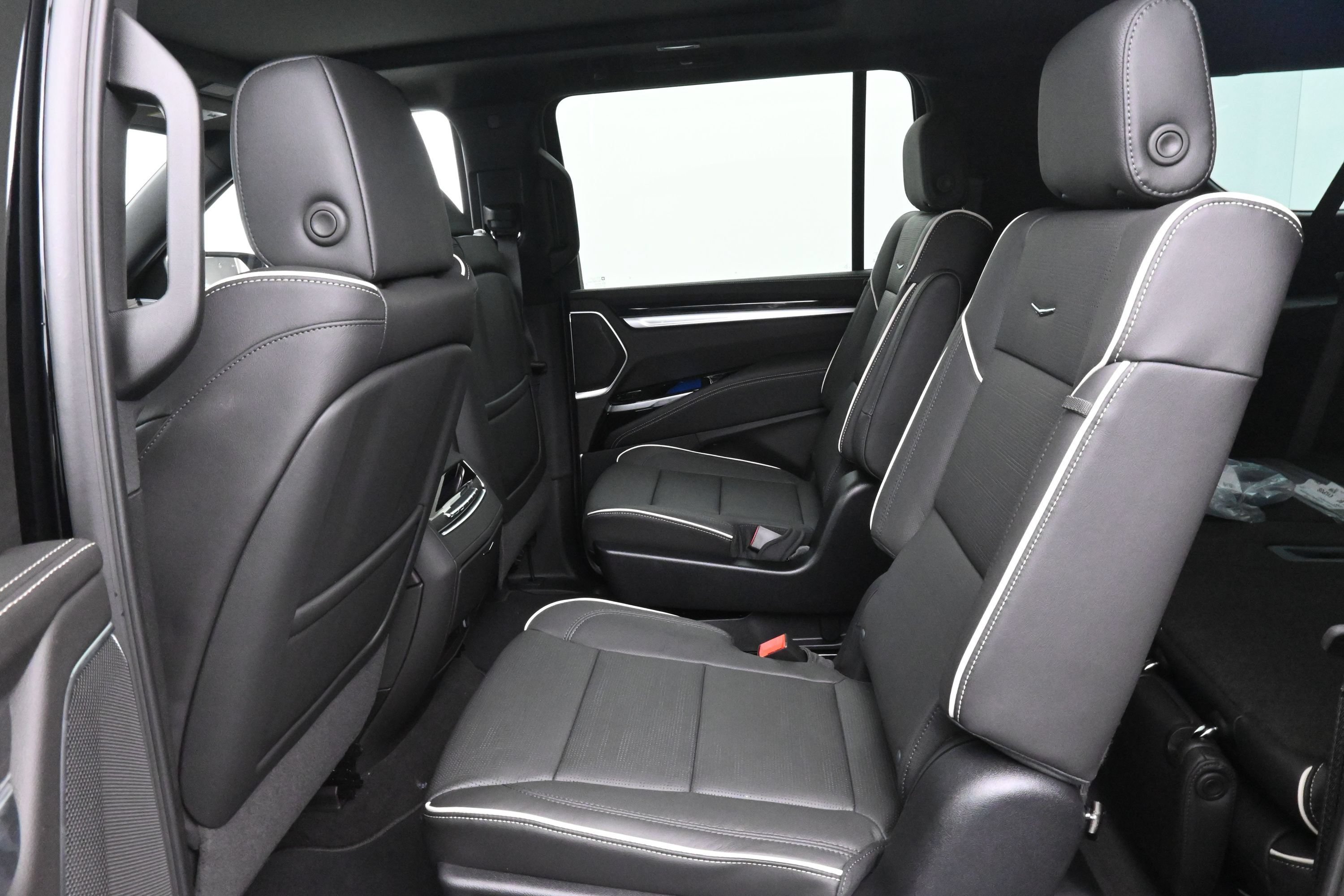 New 2026 Cadillac Escalade ESV Sport w/ Touring Package AWD/4WD image 9