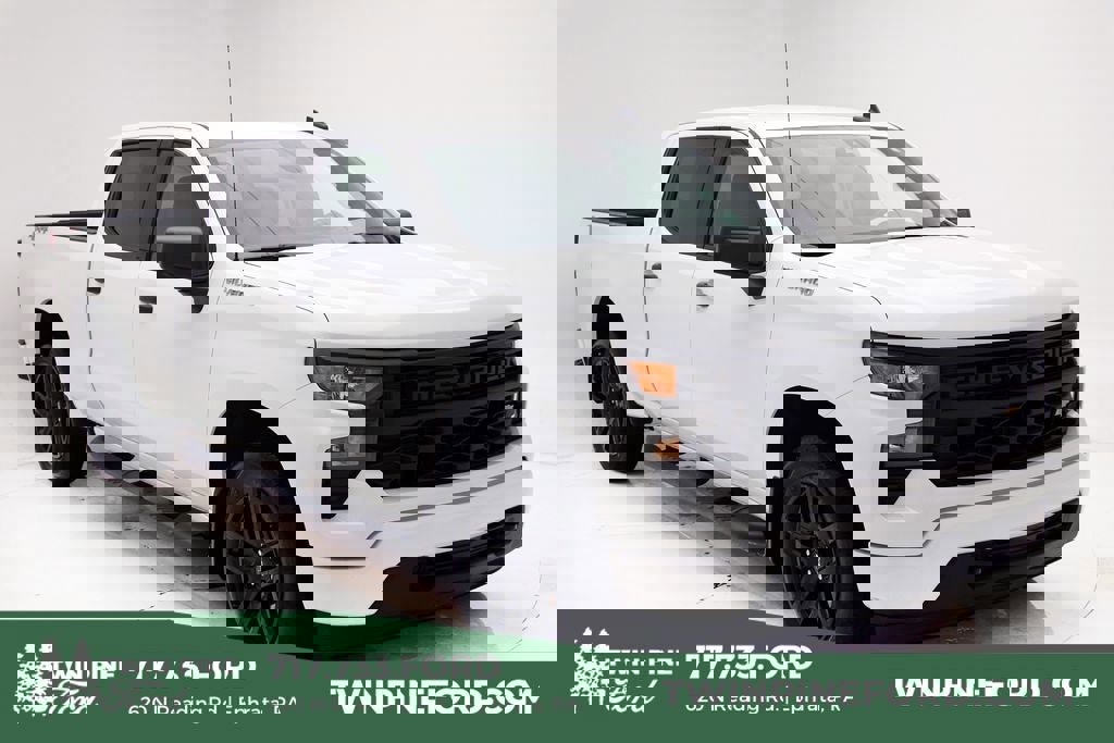 Used 2024 Chevrolet Silverado 1500 Custom image 1