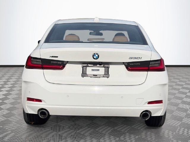 Used 2023 BMW 330i xDrive Sedan w/ Driving Assistance Package AWD/4WD image 5