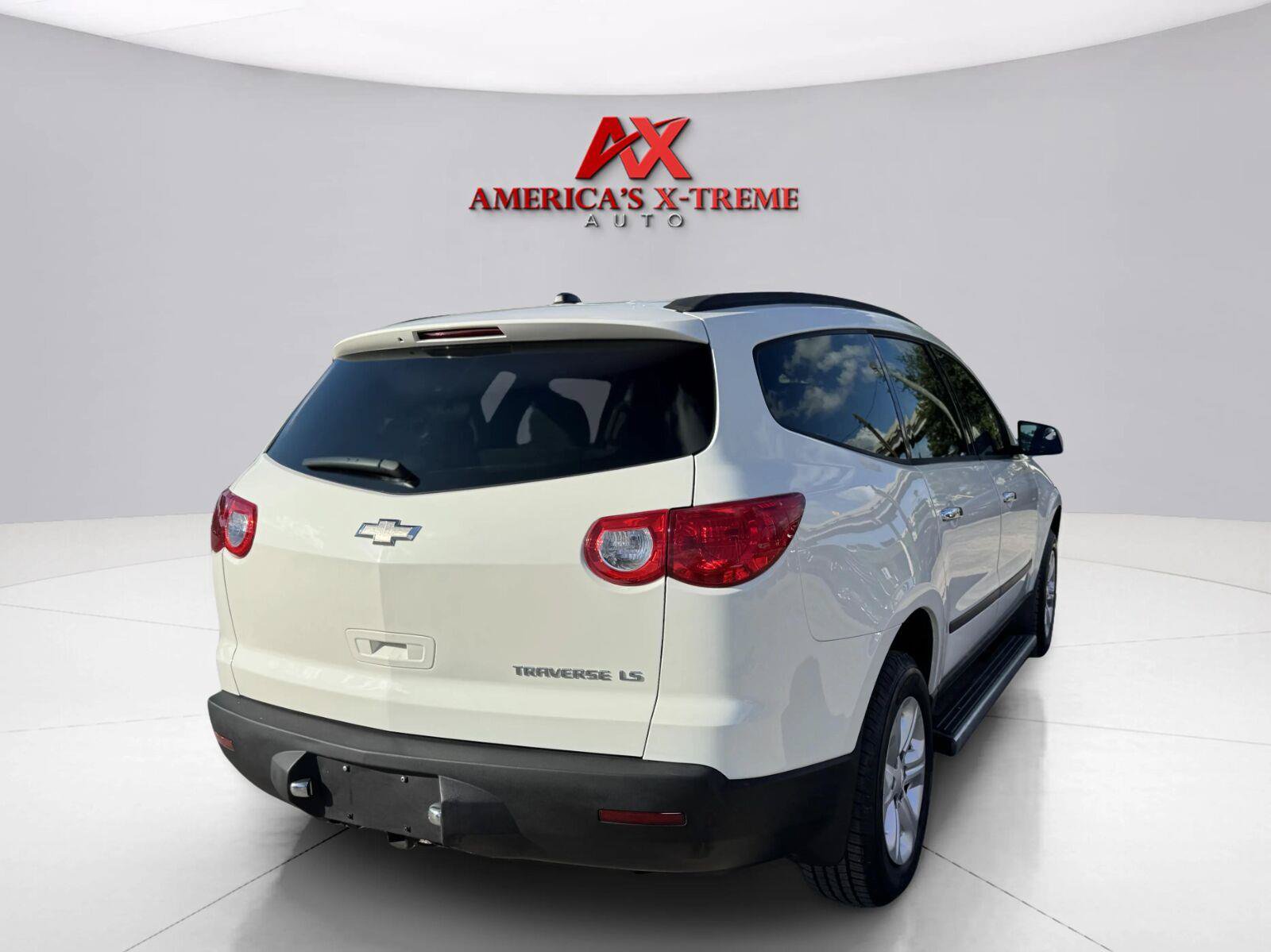 Used 2012 Chevrolet Traverse LS FWD image 6