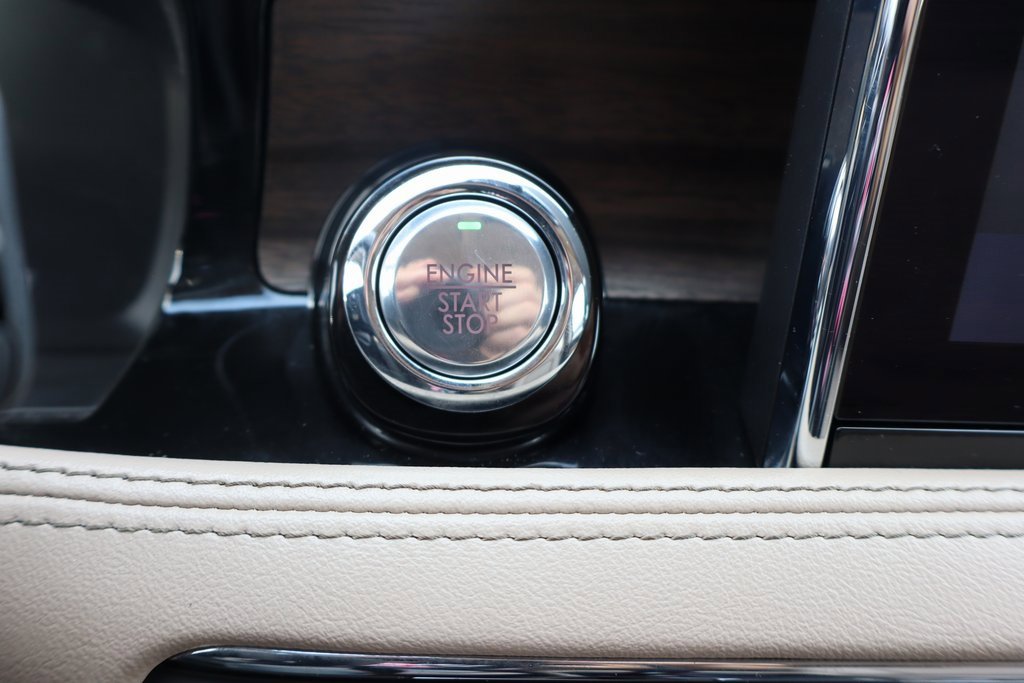 Used 2022 Lincoln Corsair Reserve w/ Equipment Group 201A image 12