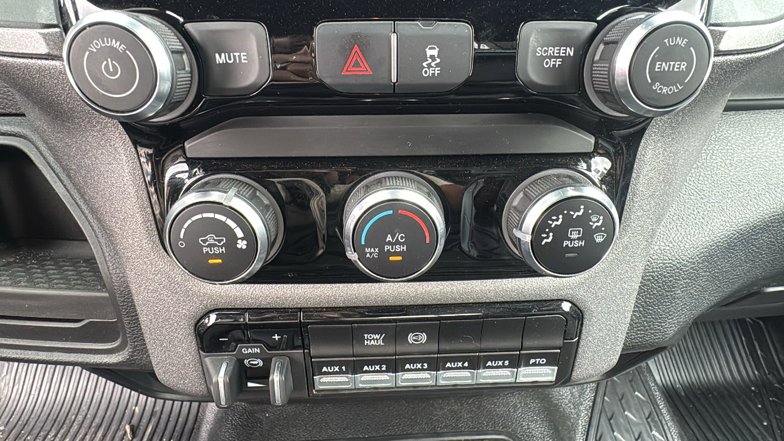 Used 2025 RAM 5500 Tradesman image 16