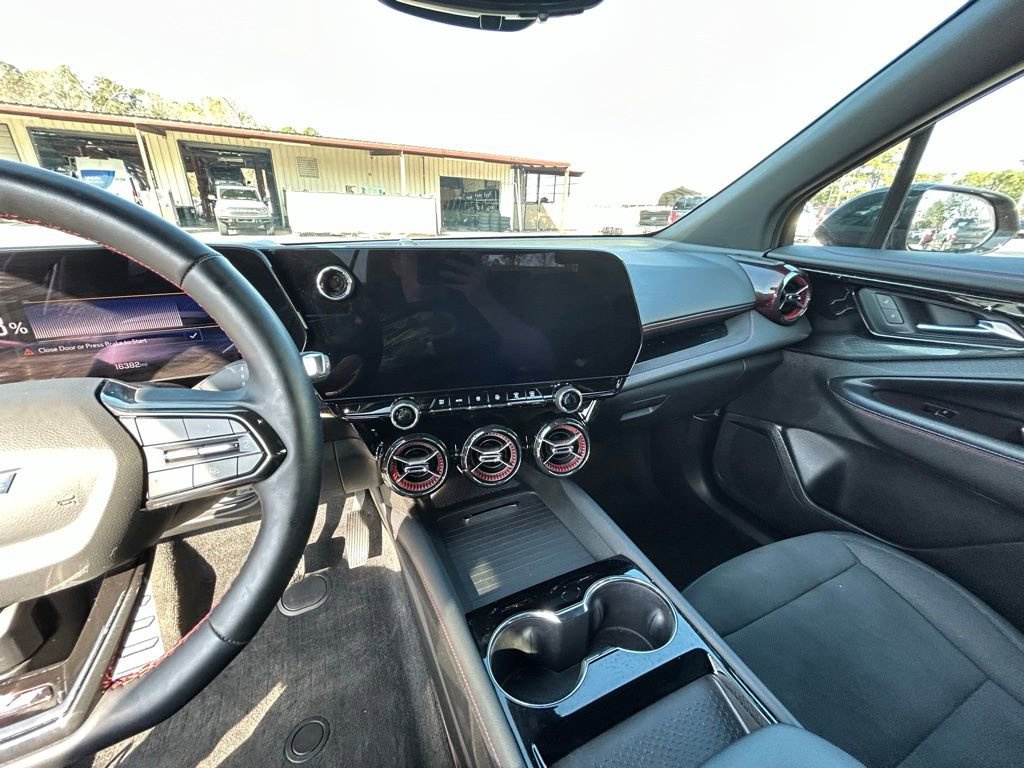 Used 2024 Chevrolet Blazer EV RS image 32