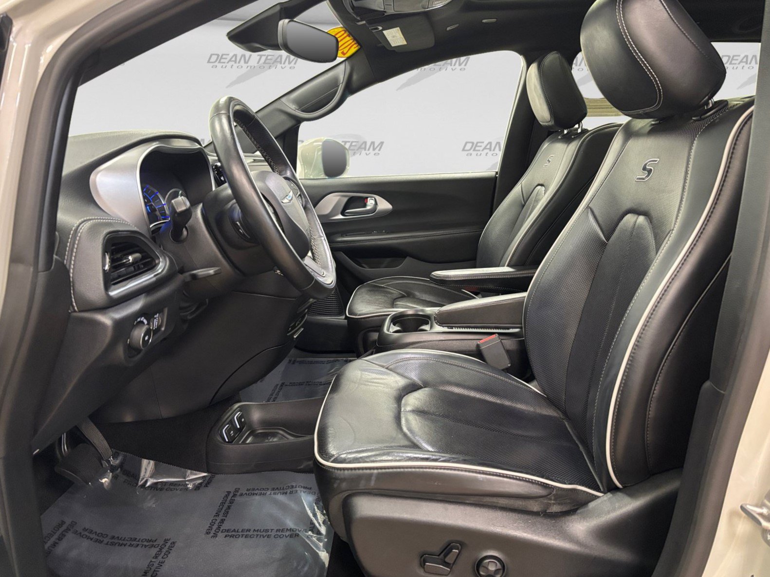 Used 2019 Chrysler Pacifica Limited w/ Advanced Safetytec Group FWD image 9
