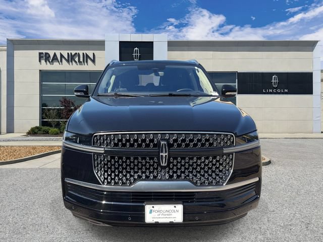 Certified 2025 Lincoln Navigator Reserve AWD/4WD image 2