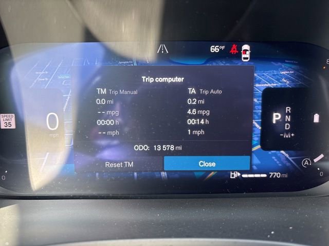 Used 2025 Volvo XC60 B5 Plus AWD/4WD image 27