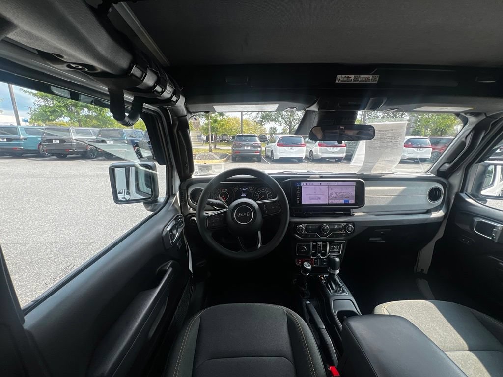 Used 2025 Jeep Wrangler Unlimited Sport AWD/4WD image 19