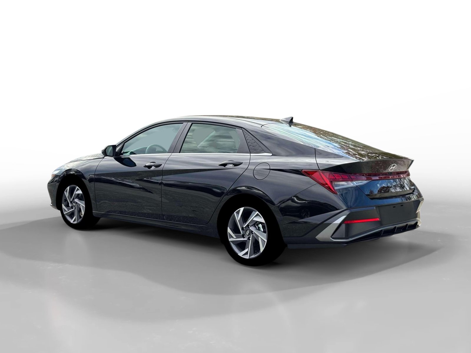 New 2026 Hyundai Elantra Limited FWD image 4