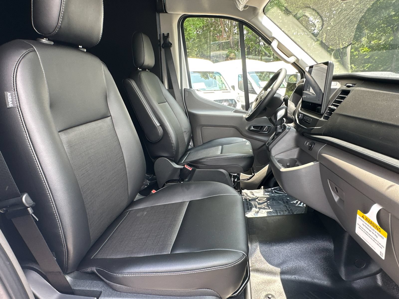 New 2026 Ford Transit 250 148 Medium Roof w/ Load Area Protection Package RWD image 13