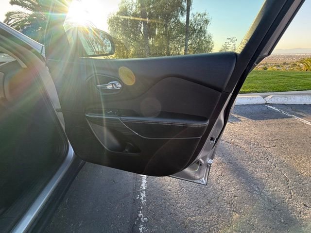 Used 2015 Jeep Cherokee Latitude image 9