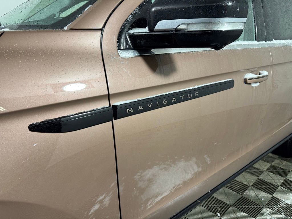 New 2025 Lincoln Navigator L Black Label AWD/4WD image 7