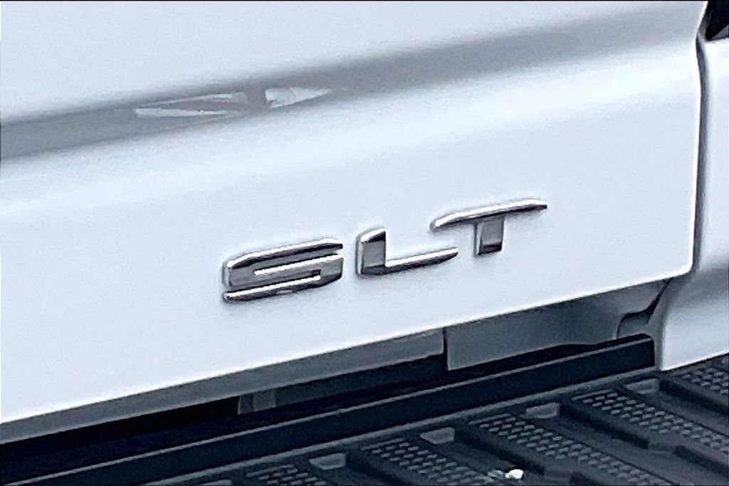 New 2026 GMC Sierra 2500 SLT AWD/4WD image 9