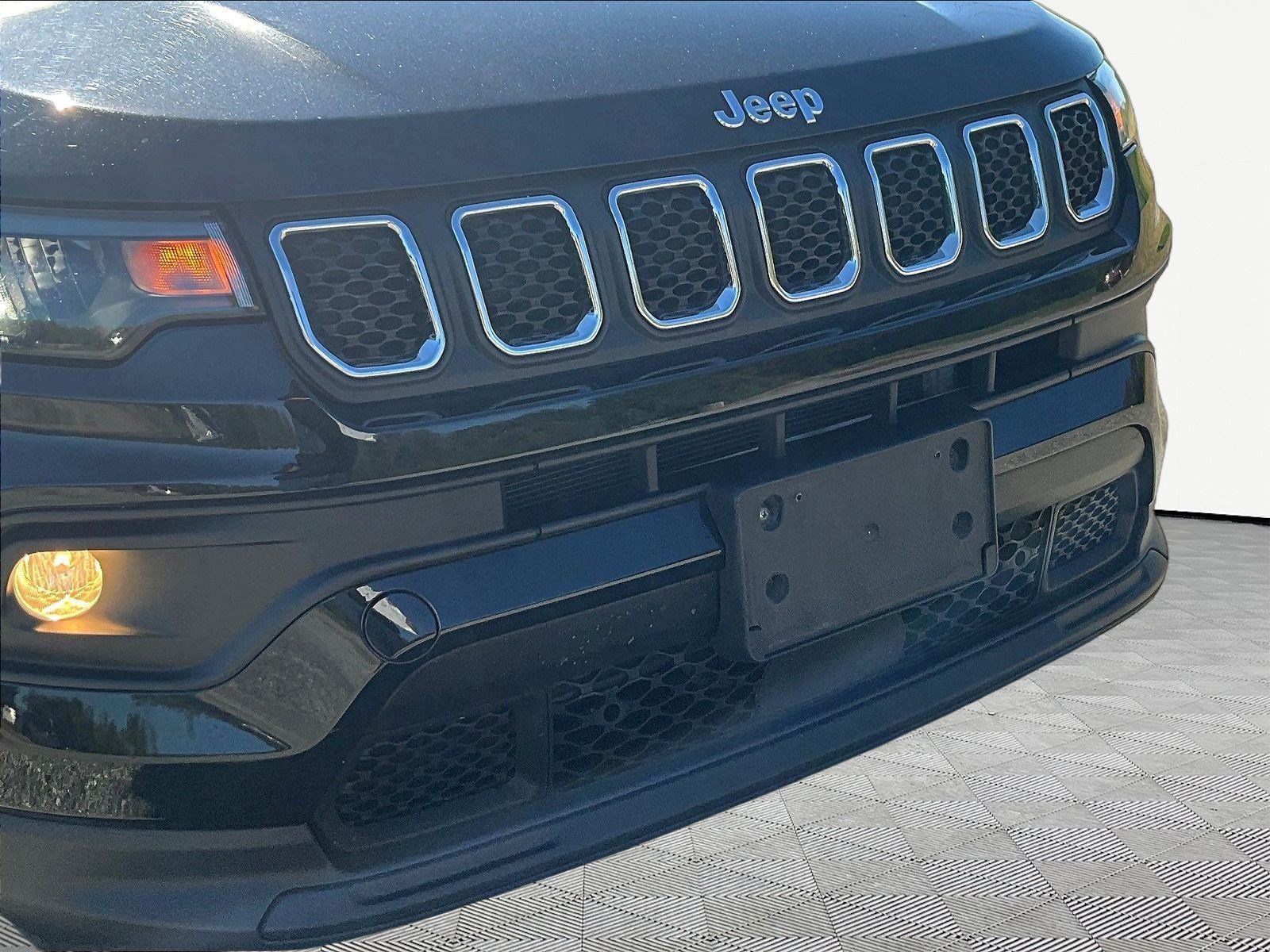 Used 2024 Jeep Compass Latitude AWD/4WD image 33
