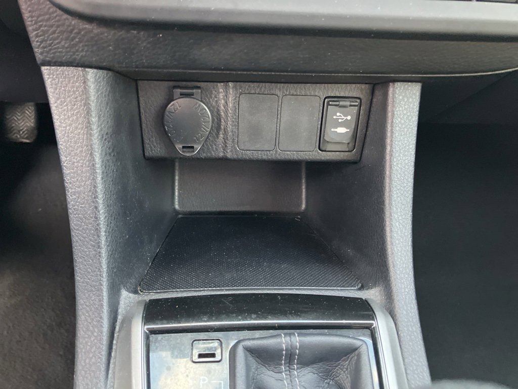 Used 2015 Toyota Corolla L image 24