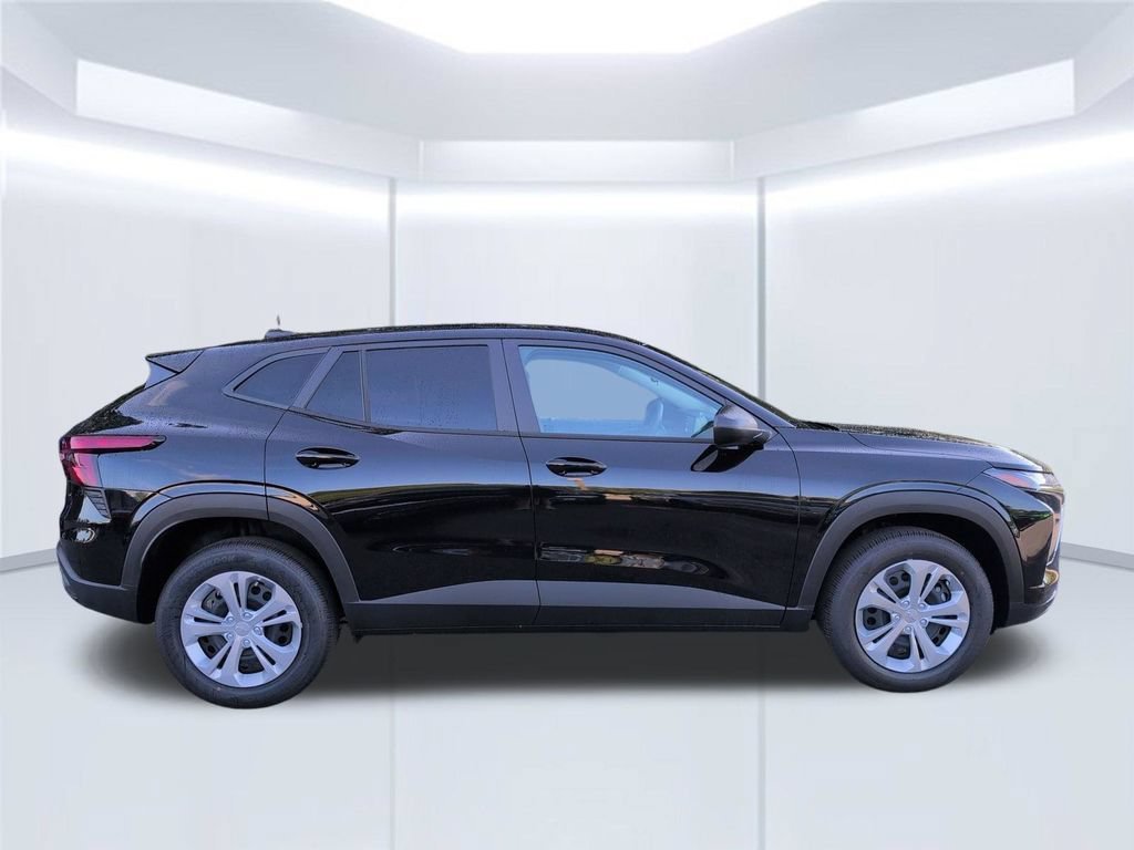 New 2026 Chevrolet Trax LS FWD image 7