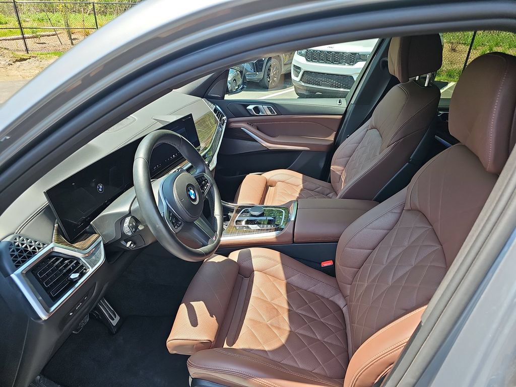 Certified 2026 BMW X5 xDrive40i w/ M Sport Package AWD/4WD image 10