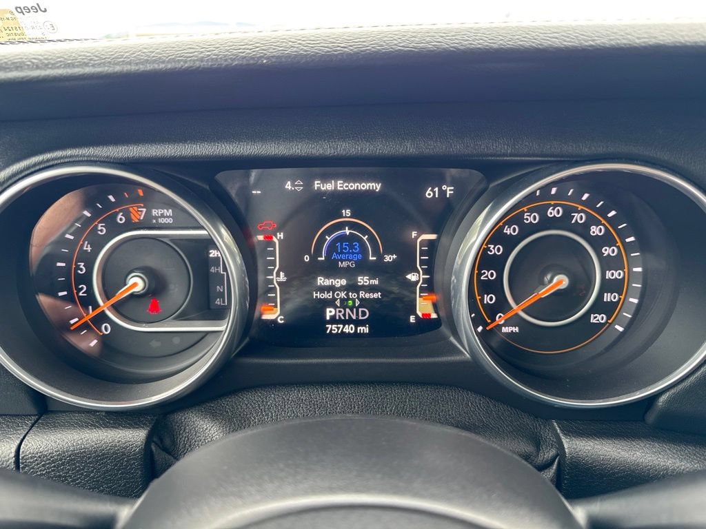 Used 2018 Jeep Wrangler Unlimited Sahara w/ Cold Weather Group AWD/4WD image 15
