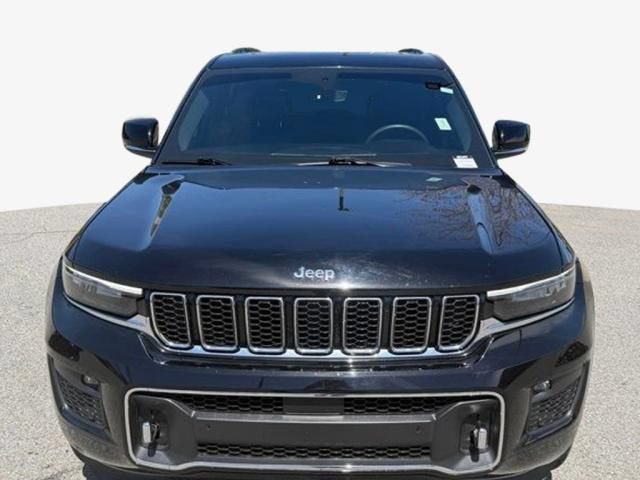 Used 2023 Jeep Grand Cherokee Overland AWD/4WD image 2