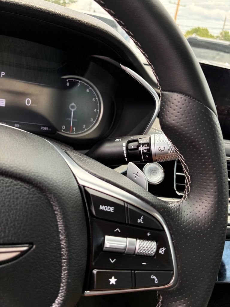 Used 2025 Genesis G70 2.5T AWD/4WD image 25