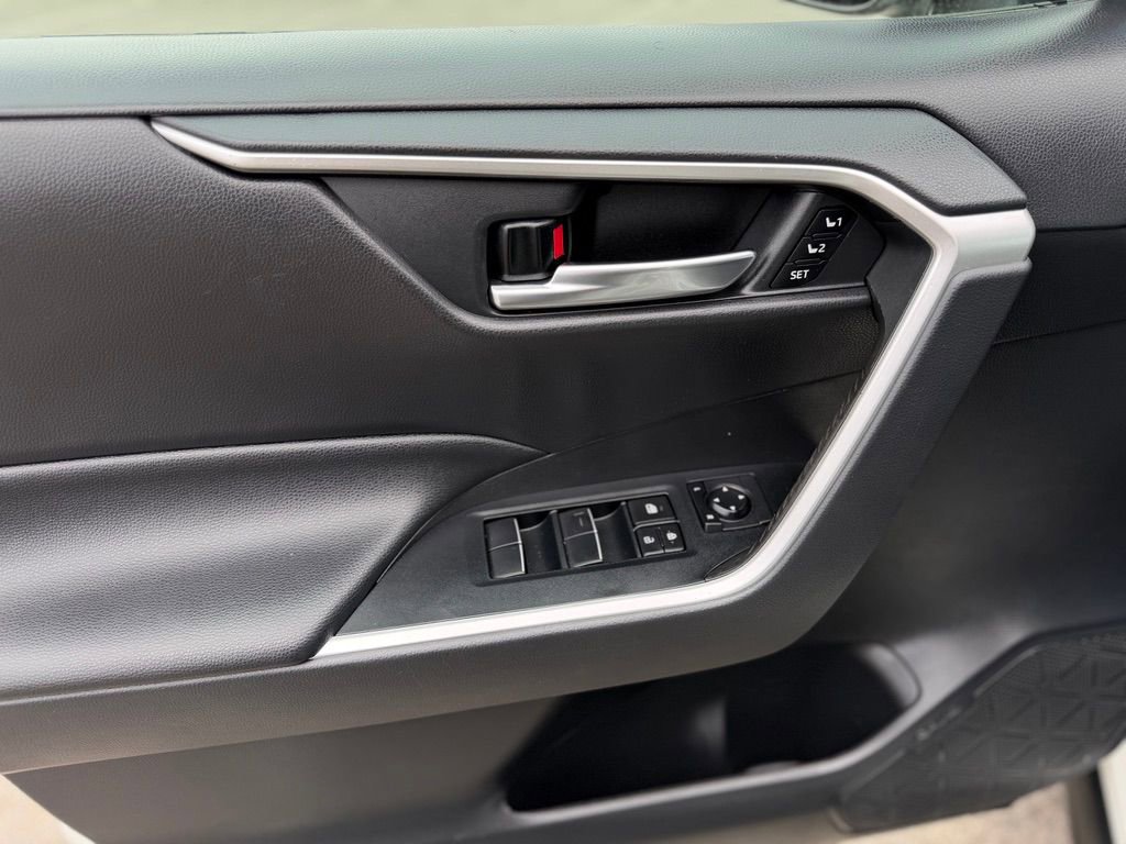 Used 2019 Toyota RAV4 XLE Premium w/ Cold Weather Package image 17