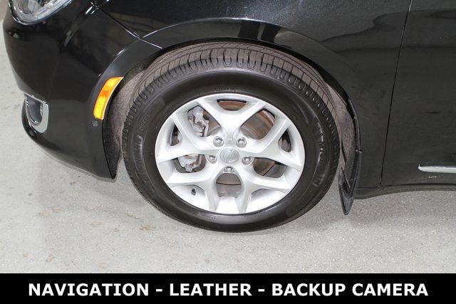 Used 2020 Chrysler Pacifica Touring-L Plus w/ Tire & Wheel Group image 12