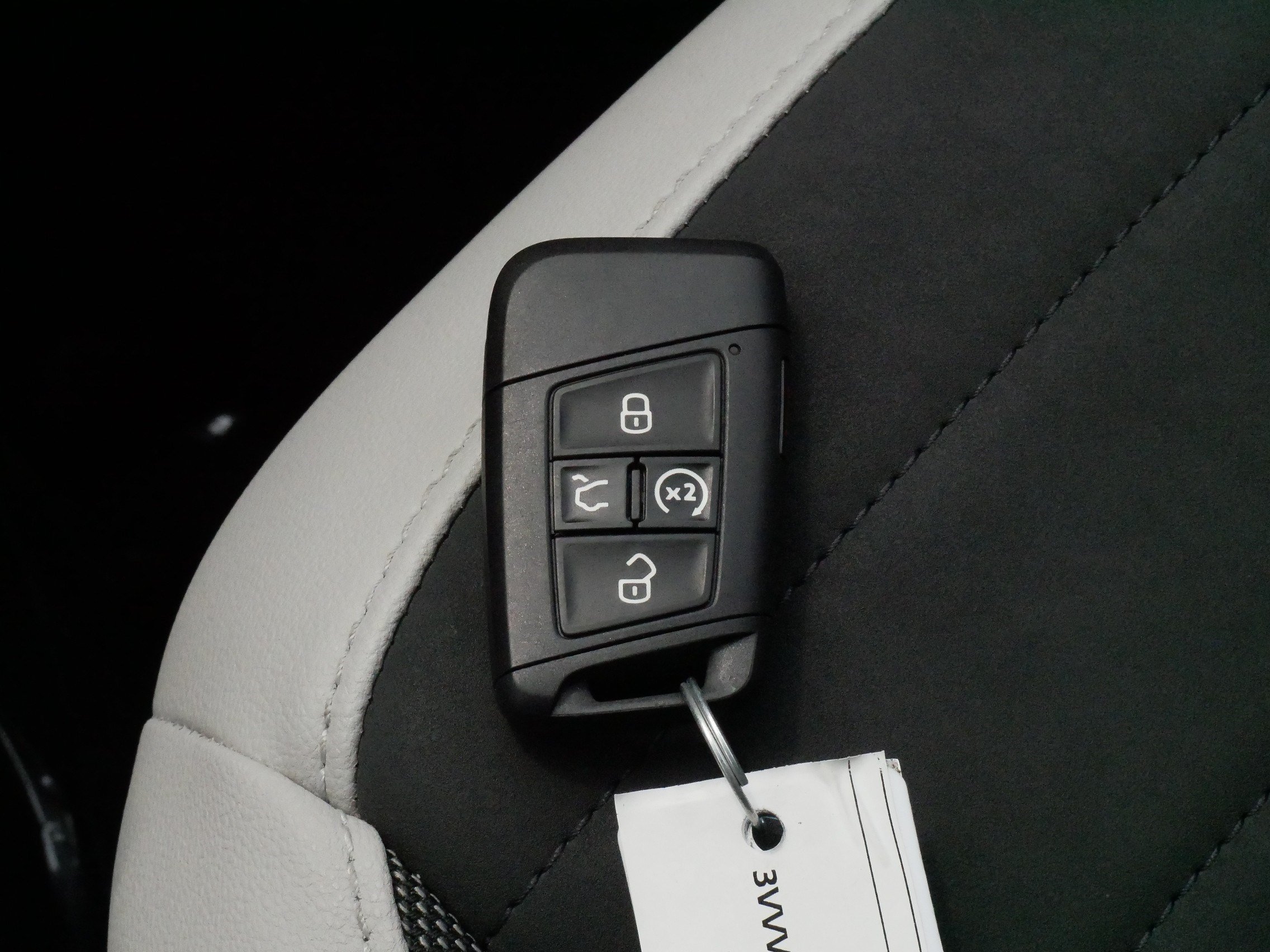 Used 2025 Volkswagen Taos SE w/ Panoramic Sunroof Package AWD/4WD image 30