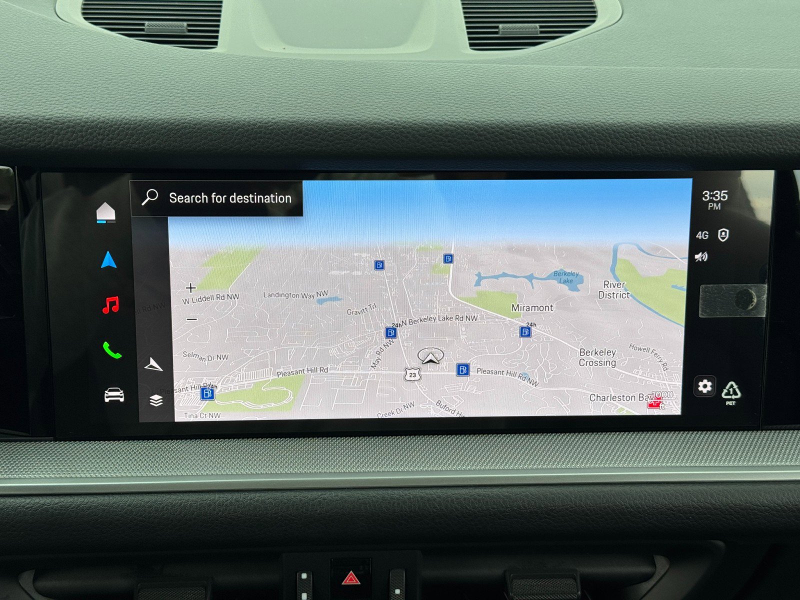 Used 2024 Porsche Cayenne w/ Premium Package image 27