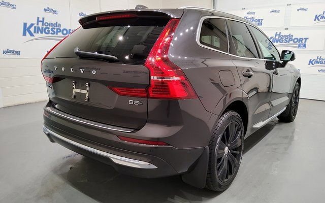 Used 2022 Volvo XC60 B5 Inscription w/ Advanced Package image 3