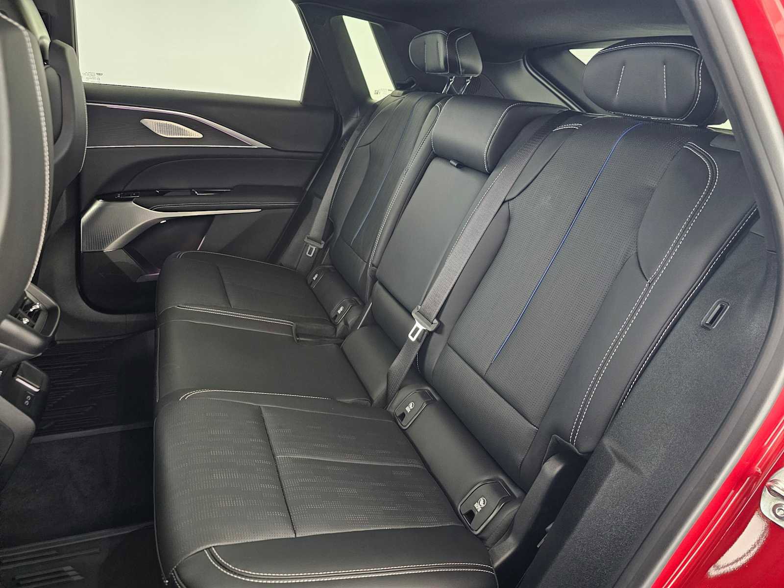 Used 2025 Cadillac Lyriq Luxury w/ LPO, Red Accent Package image 17