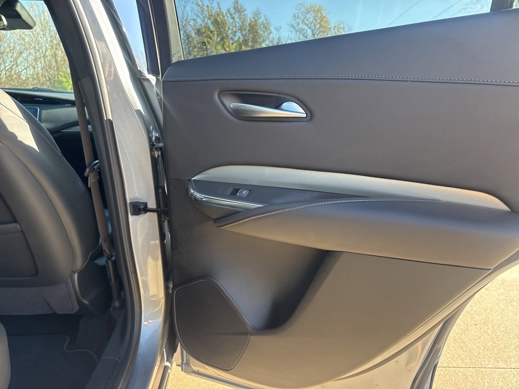 Used 2023 Cadillac XT4 Premium Luxury image 43