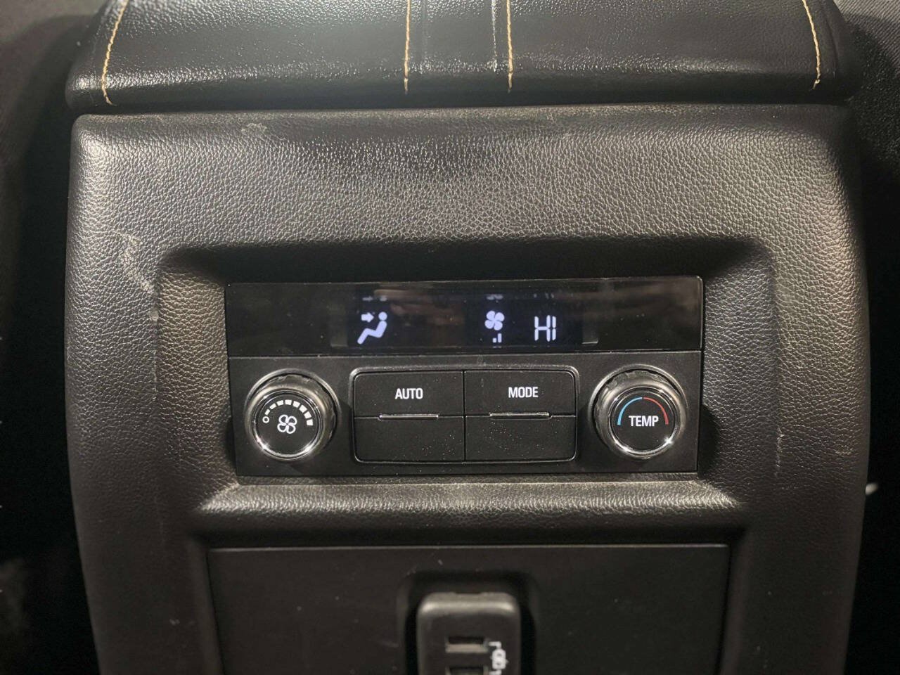 Used 2021 Chevrolet Traverse LS AWD/4WD image 23