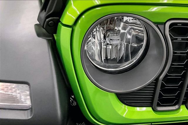 Used 2025 Jeep Wrangler Sport S image 29