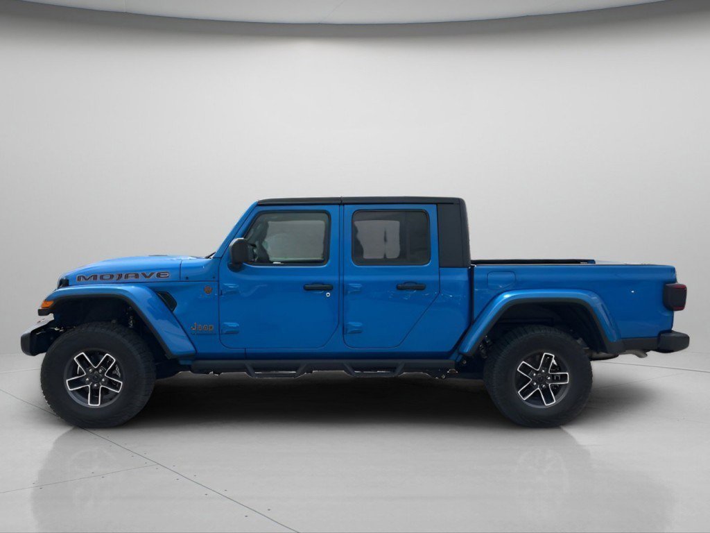 Used 2025 Jeep Gladiator Mojave w/ Convenience Group AWD/4WD image 12