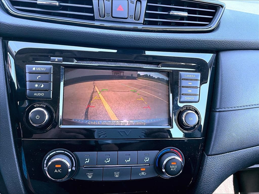 Used 2019 Nissan Rogue S AWD/4WD image 16
