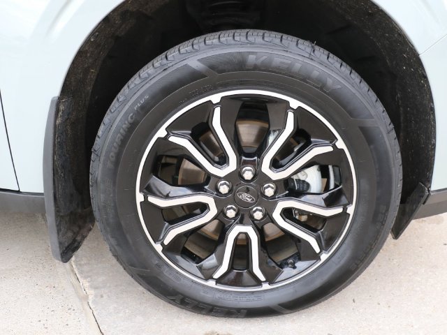 Used 2023 Ford Maverick Lariat w/ Lariat Luxury Package FWD image 8