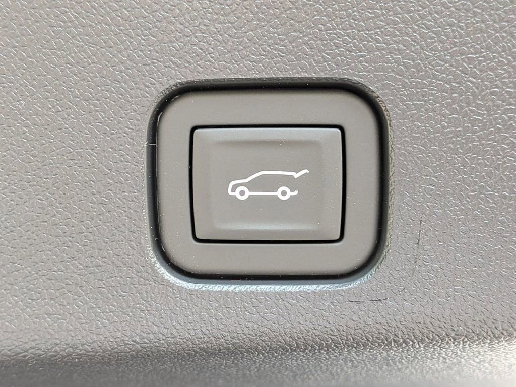 New 2026 GMC Acadia Denali w/ Super Cruise Package FWD image 14
