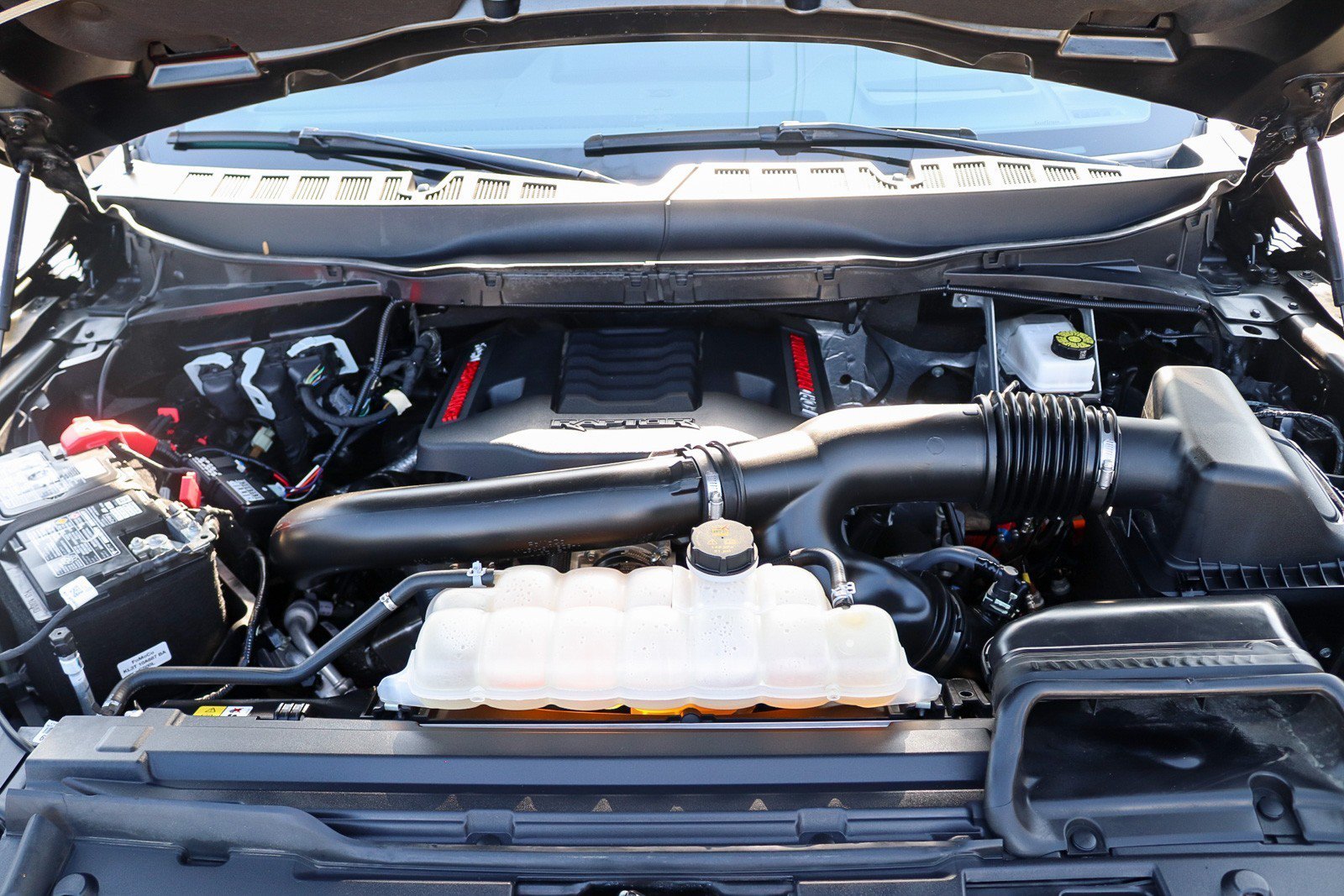 Used 2025 Ford F150 Raptor AWD/4WD image 17