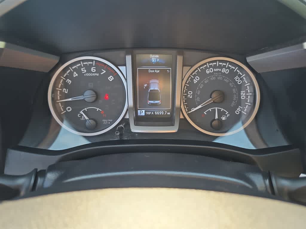 Used 2022 Toyota Tacoma SR5 AWD/4WD image 33