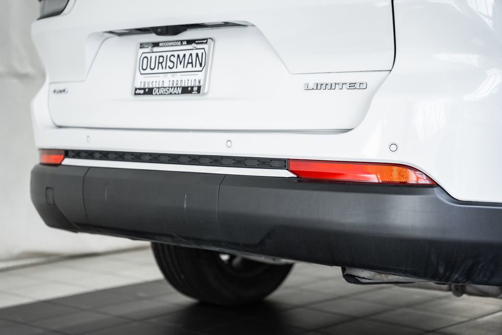 Used 2024 Jeep Grand Cherokee L Limited image 11