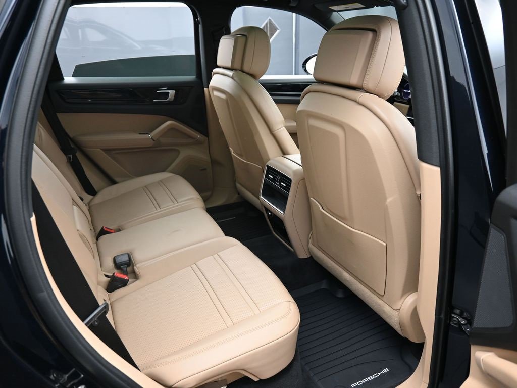 Certified 2021 Porsche Cayenne S image 28