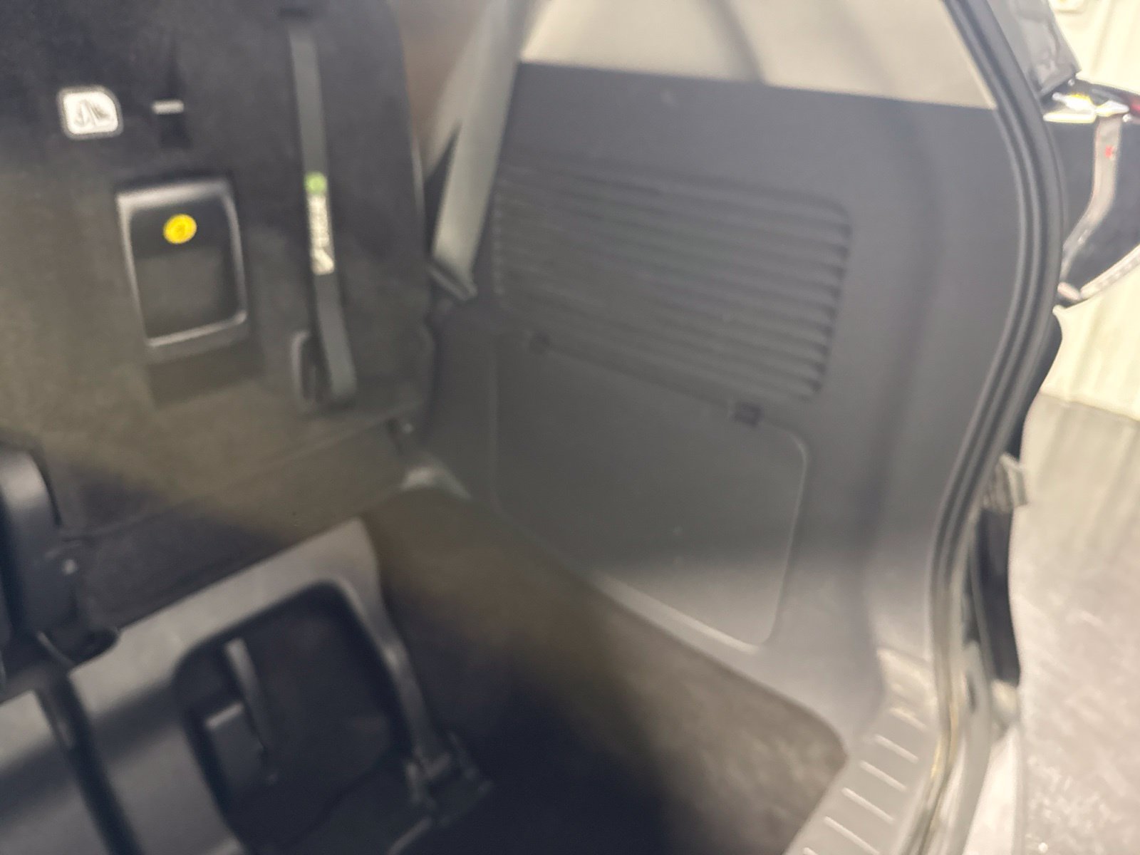 Used 2024 Toyota Sienna XLE FWD image 50