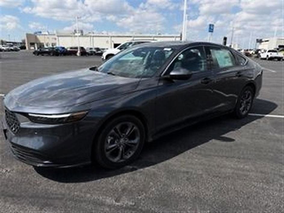 Used 2025 Honda Accord EX-L image 9