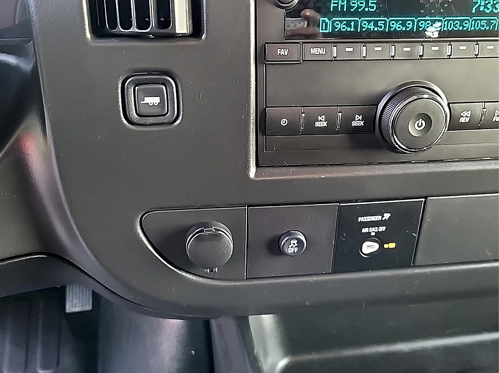 Used 2025 GMC Savana 2500 w/ Driver Convenience Package RWD image 21