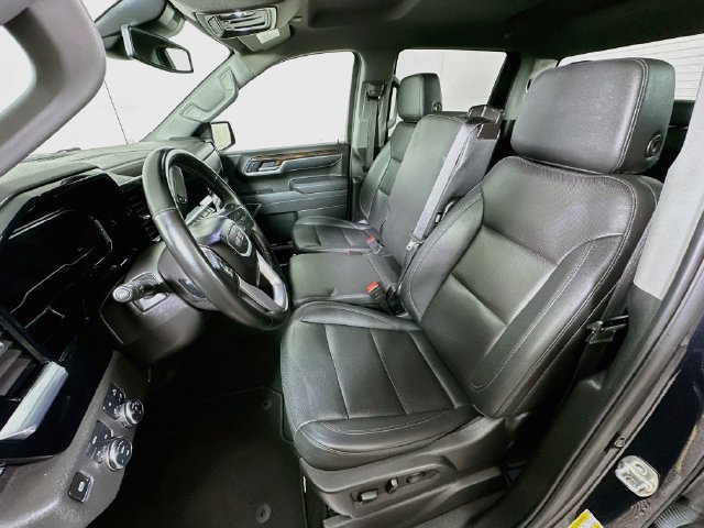 Used 2025 GMC Sierra 1500 SLT AWD/4WD image 26