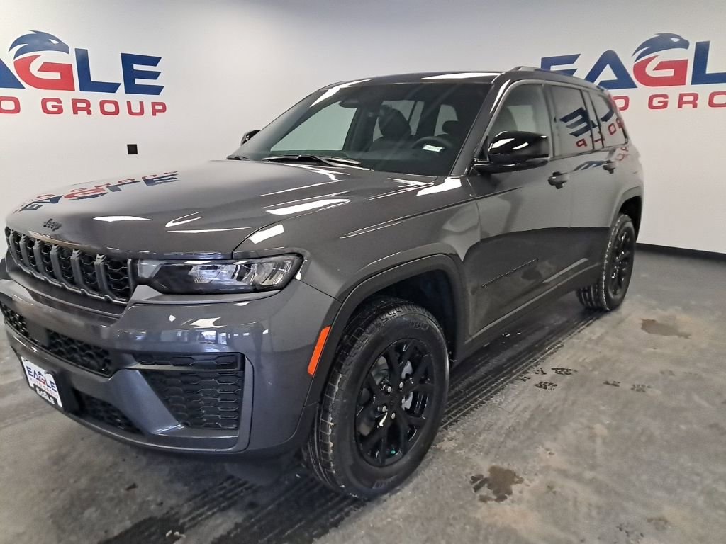 New 2026 Jeep Grand Cherokee Altitude image 4