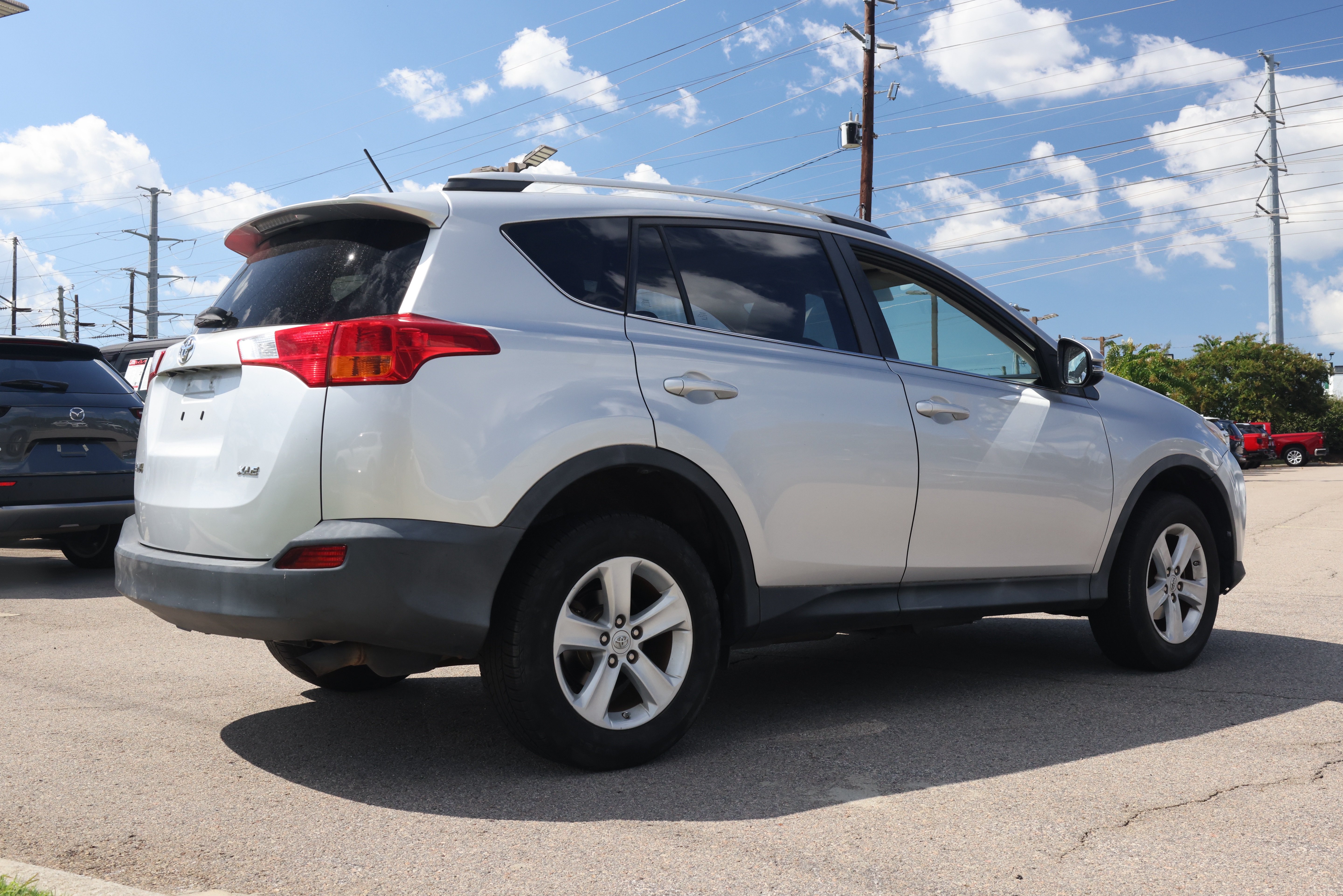 Used 2014 Toyota RAV4 XLE FWD image 5