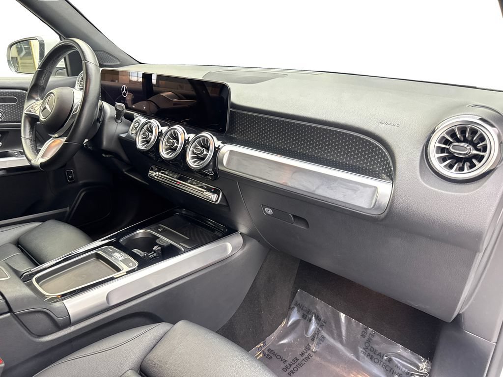 Used 2025 Mercedes-Benz GLB 250 4MATIC image 50