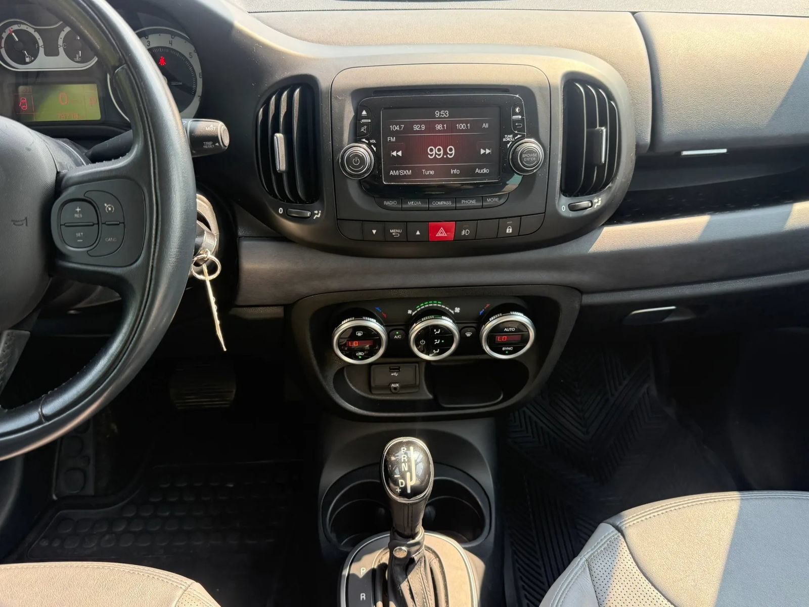 Used 2015 FIAT 500L Lounge FWD image 20