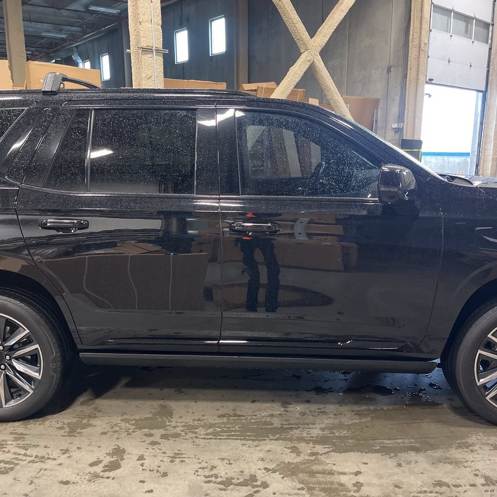 Used 2024 Cadillac Escalade Sport w/ Touring Package AWD/4WD image 13